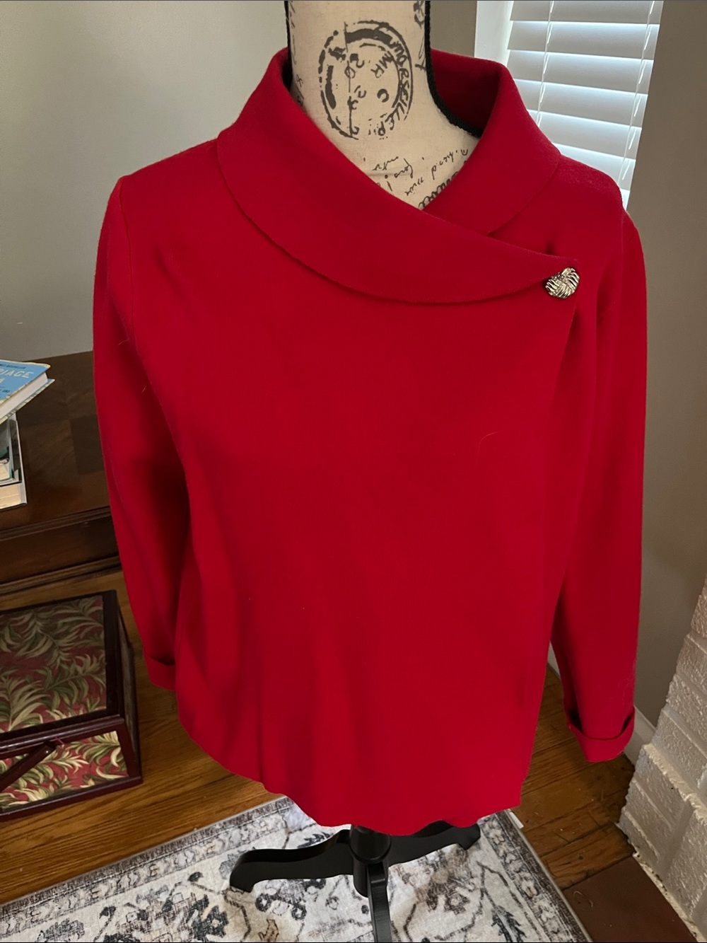 ADRIENNE VITTADINI Women's Red Asymmetrical Collar Sweater
